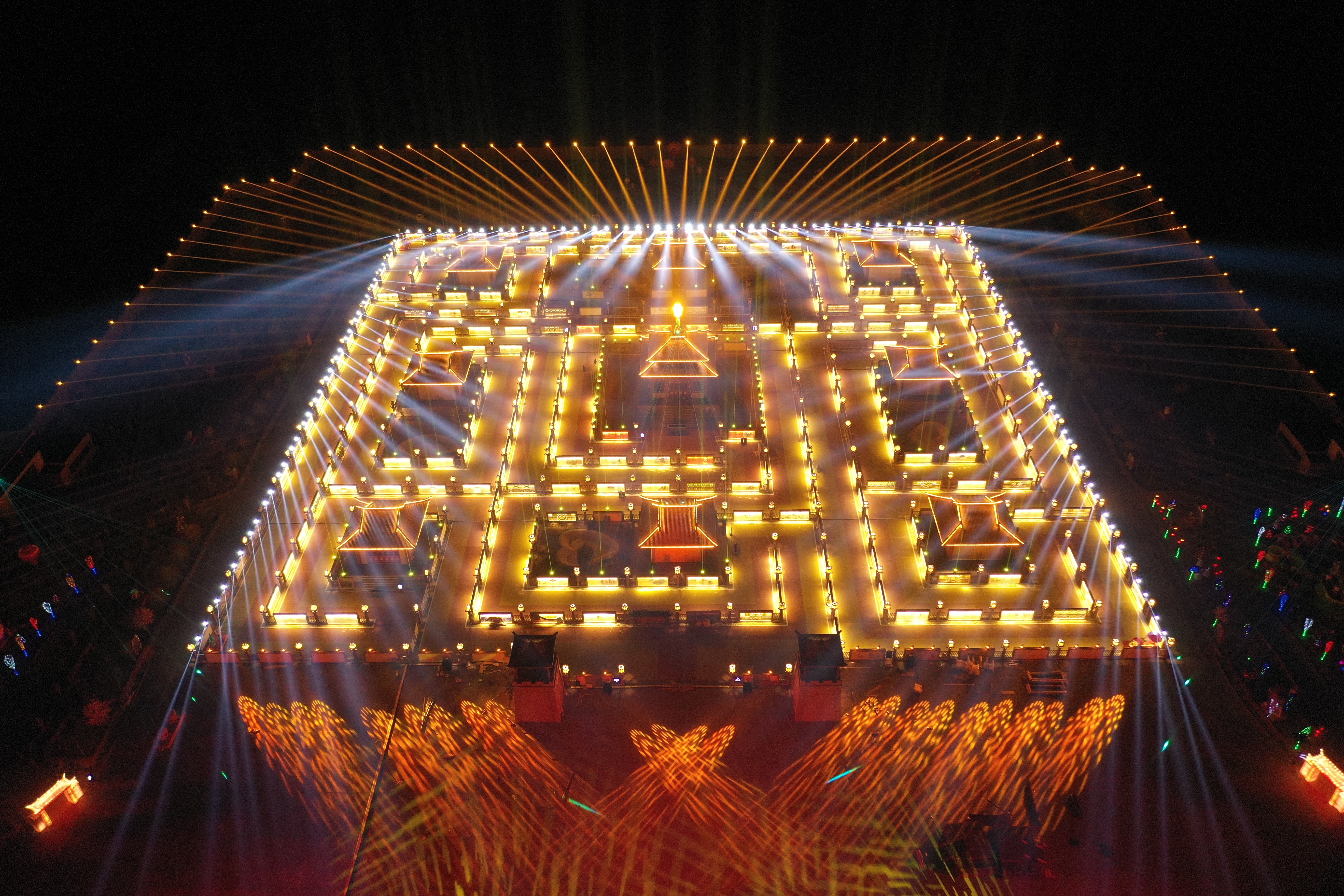 张掖市甘州区九曲黄河灯阵