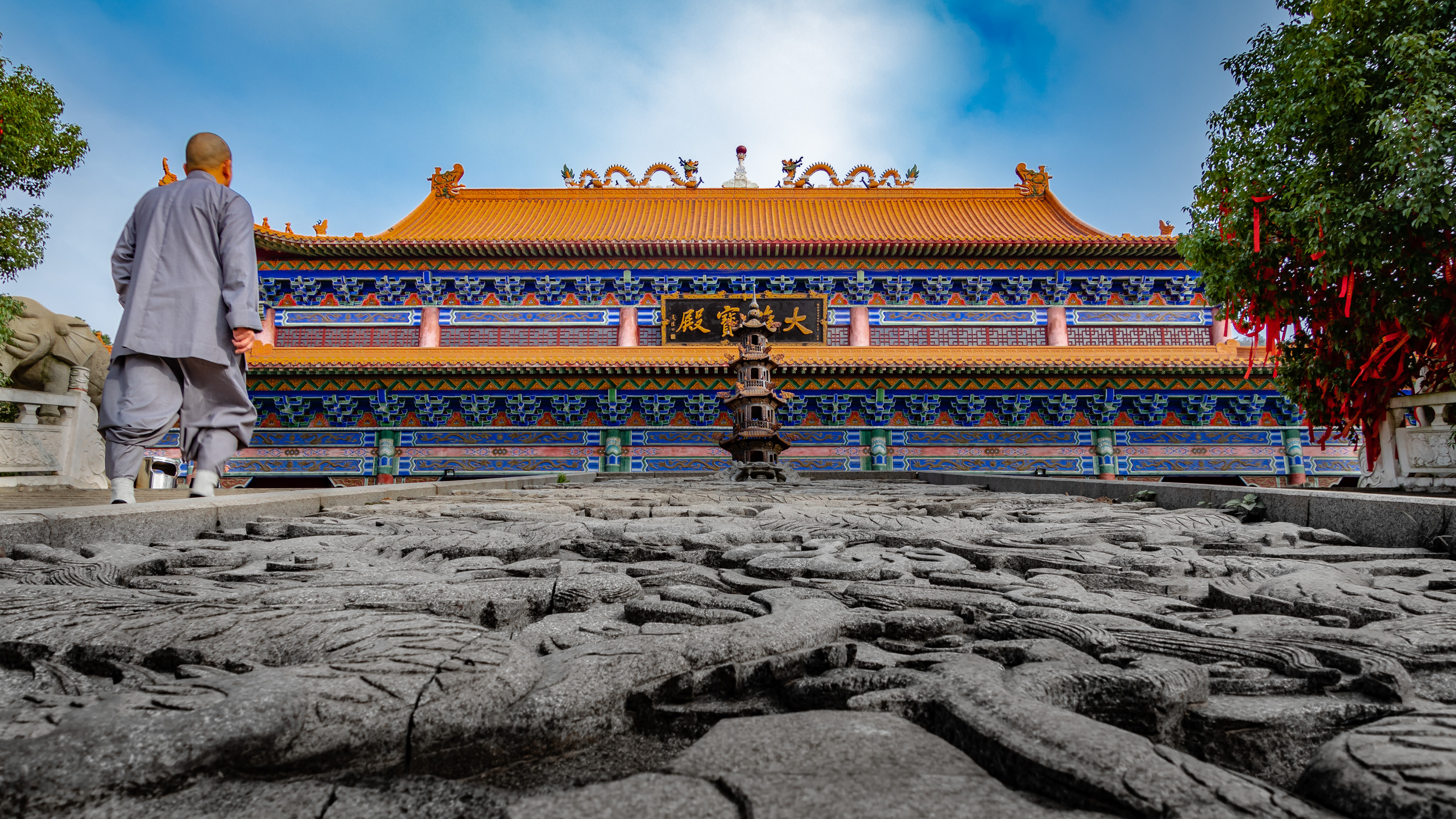 悠悠古寺- 201860年6011月4日,江夏区龙泉山灵泉寺的大雄宝殿.