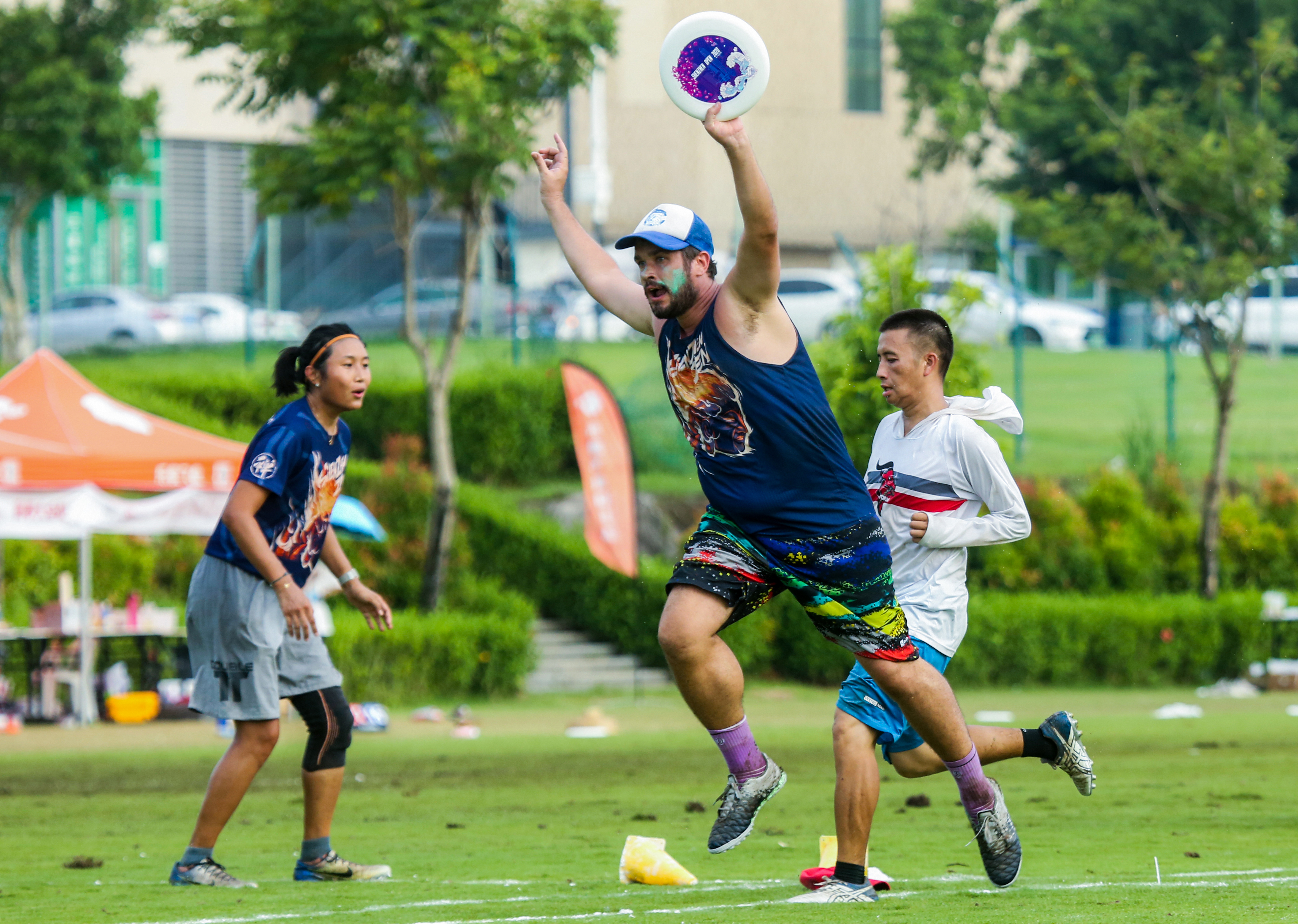 《飞盘竞技》组4-2 缪华 深圳龙华区 飞盘运动越来越受市民的喜爱