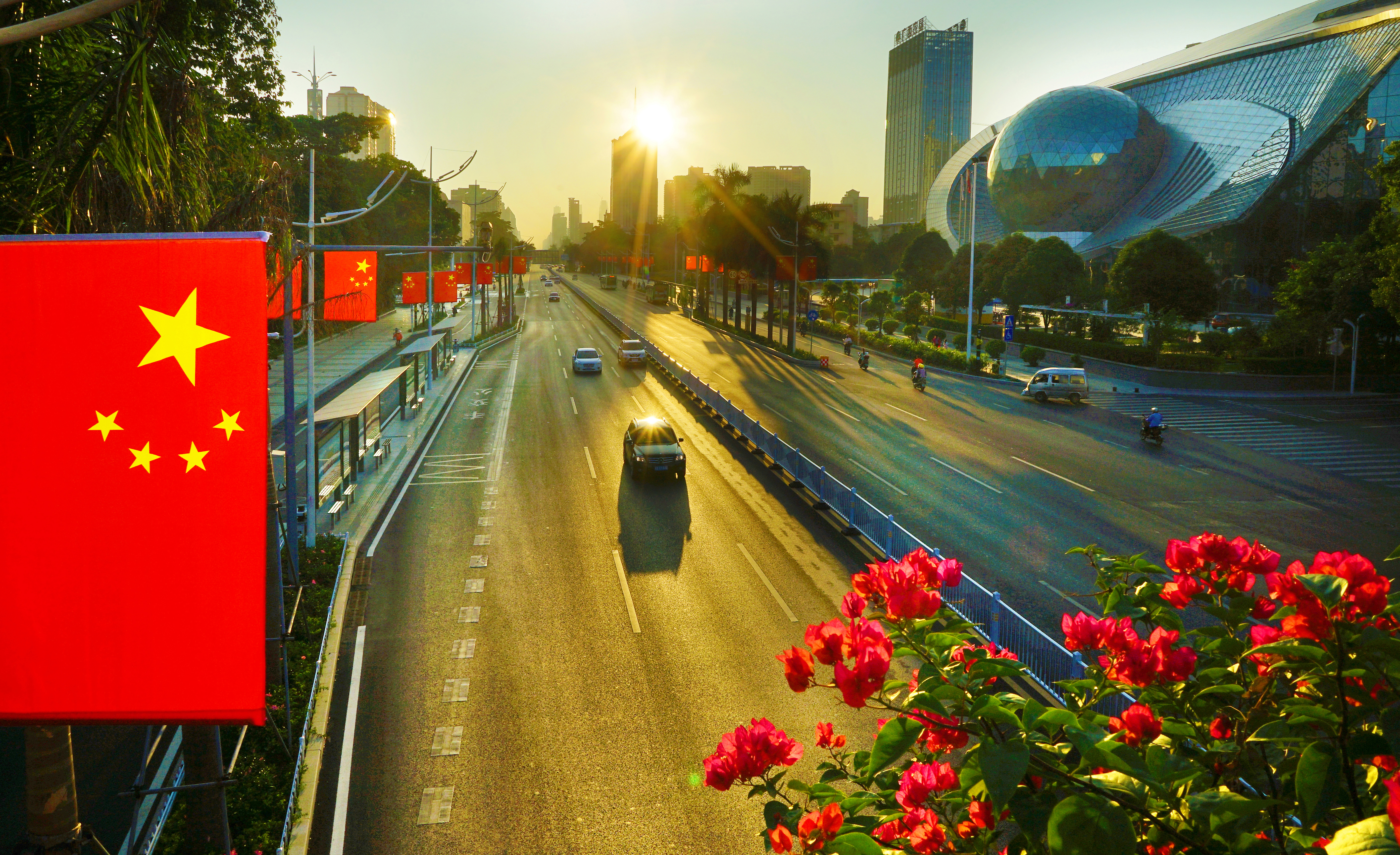 民族大道展新姿