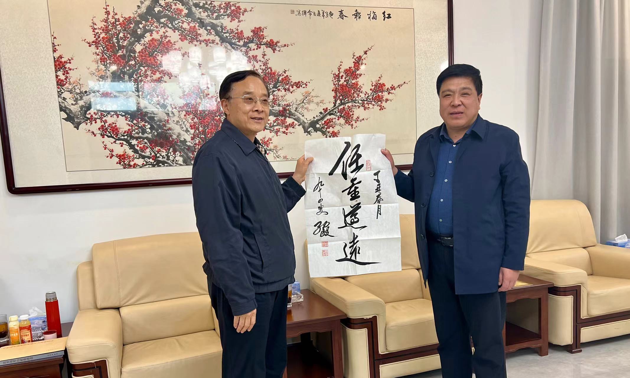 调研访问,和灵寿县委书记彭勇民等领导共同商讨举办红色研学活动事宜