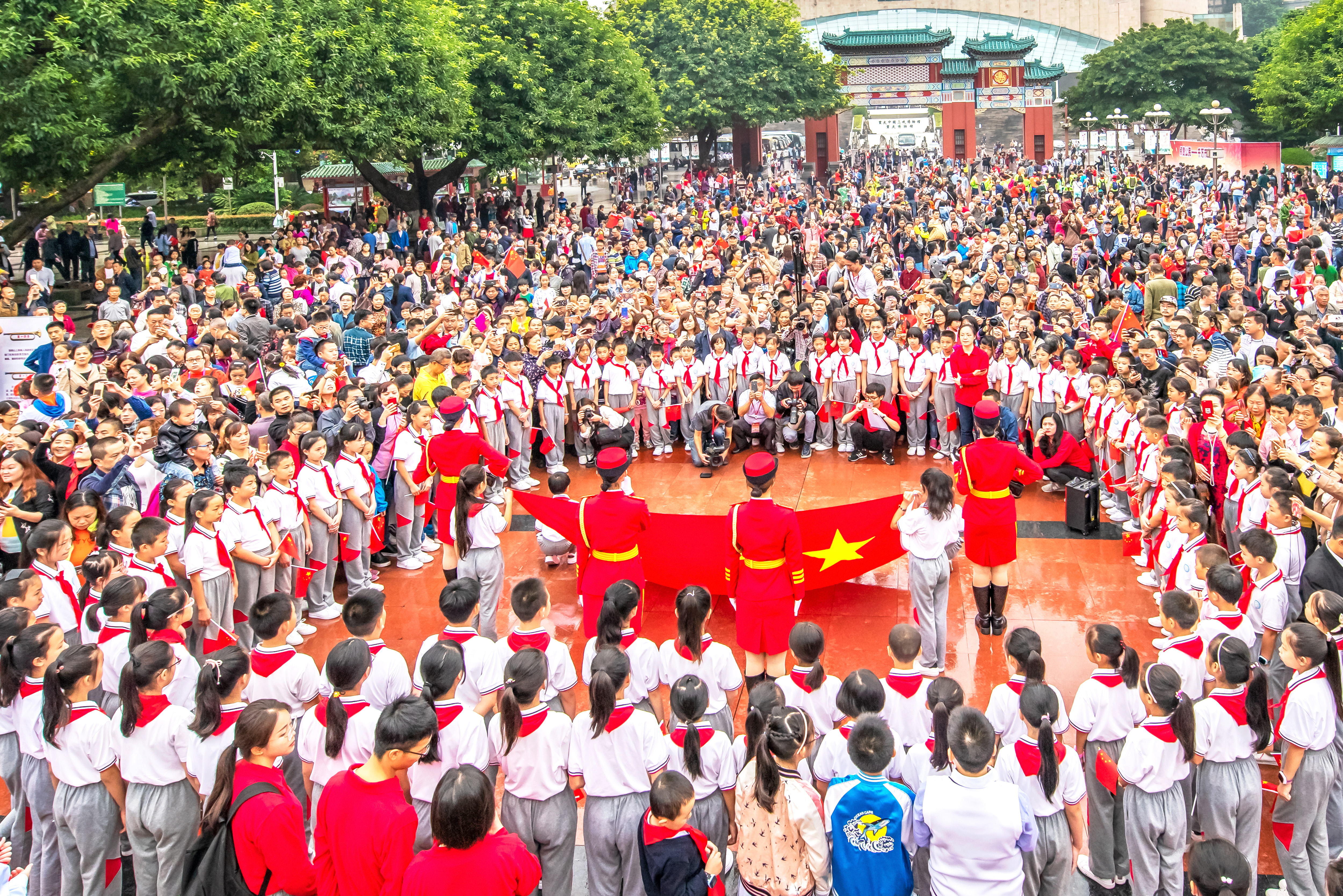 组照4：【我爱我的祖国】[国旗的凝聚力]唐鸿姿15923905045拍于2018.10.1.jpg