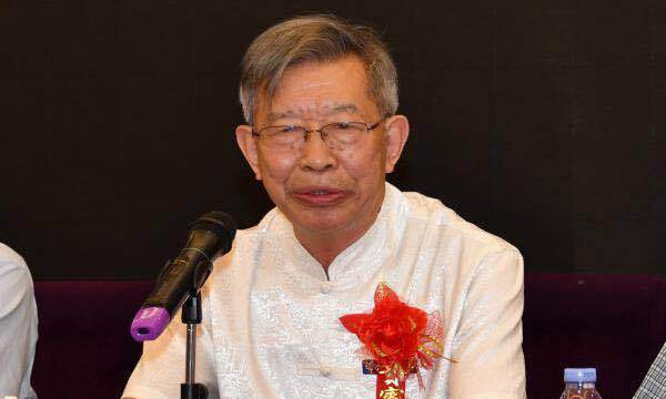 诗人之家顾问邱锋