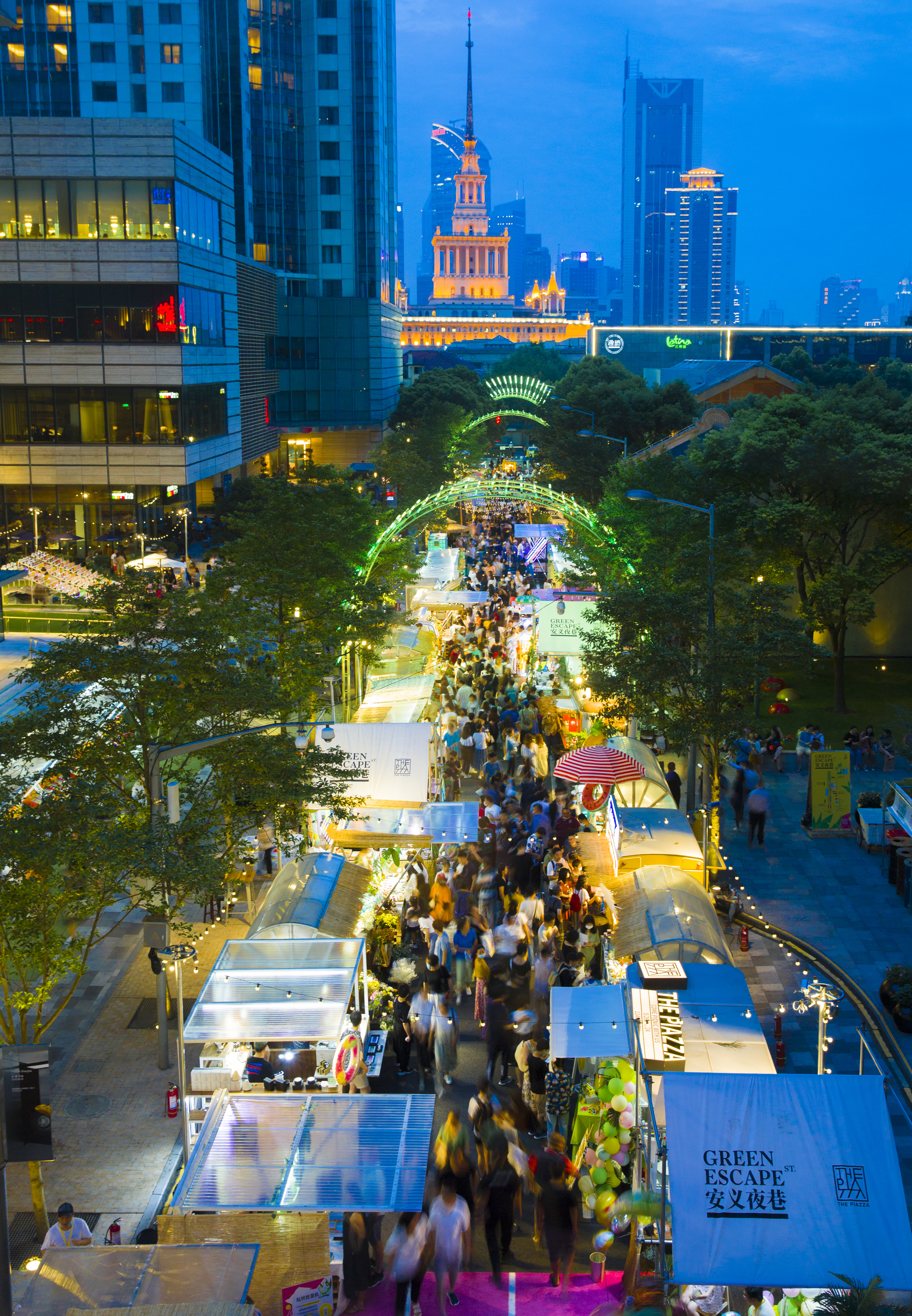 纪录类-姜永胜-《疫情下的夜市风景》（1）-上海-13761013668.jpg