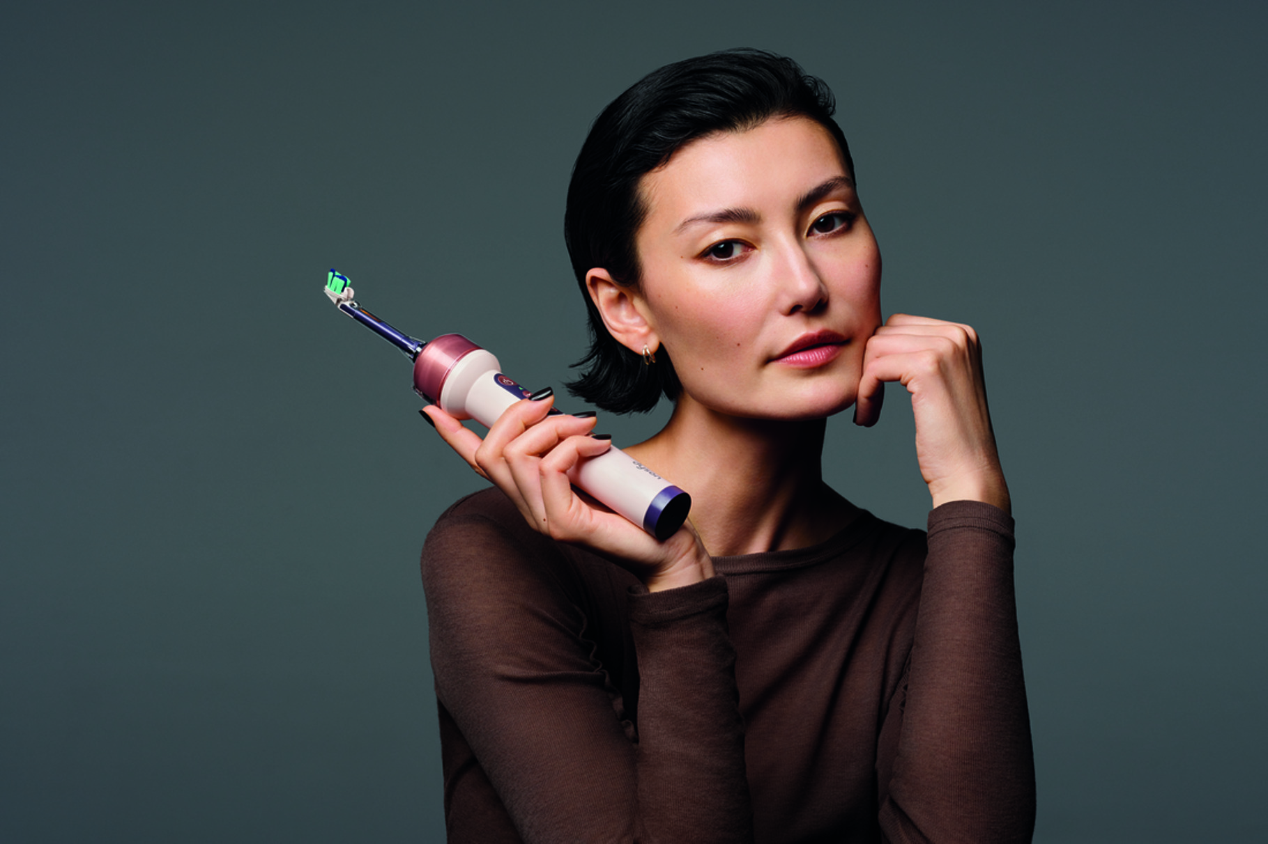 戴森首款口腔护理科技CameraJet可视成像牙刷强势亮相 革新洁齿体验