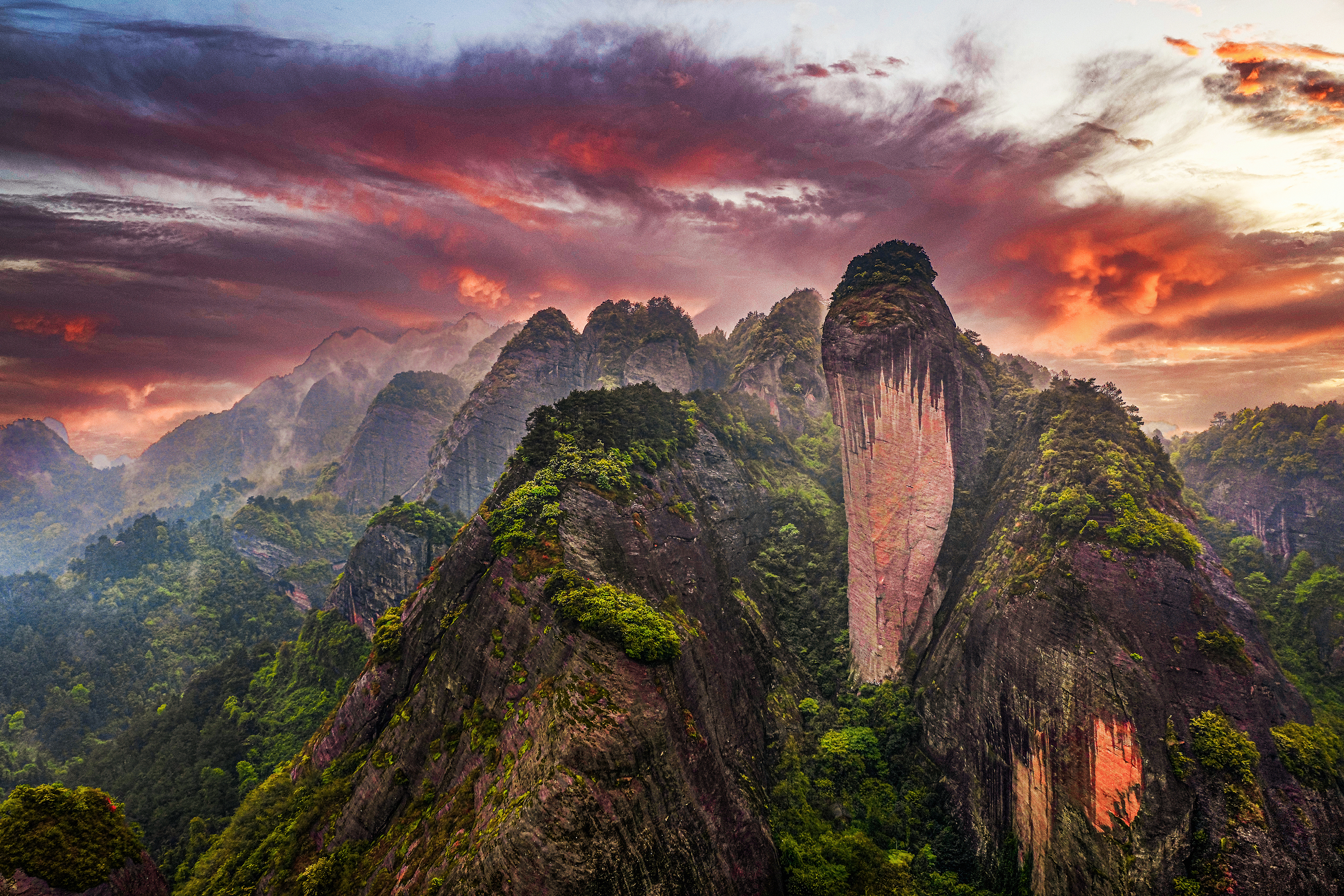风光类 优秀 崀山辣椒峰 石云波 湖南.jpg