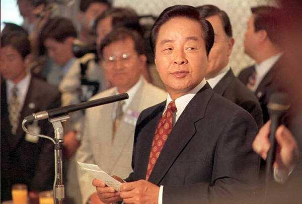 韩国百岁针灸师，一针解决总统的肩膀痛——《针通经络》之一