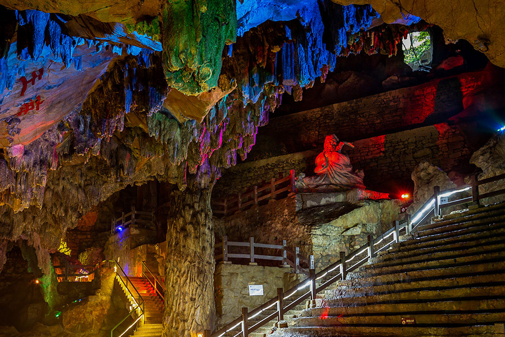 天然洞府张公洞