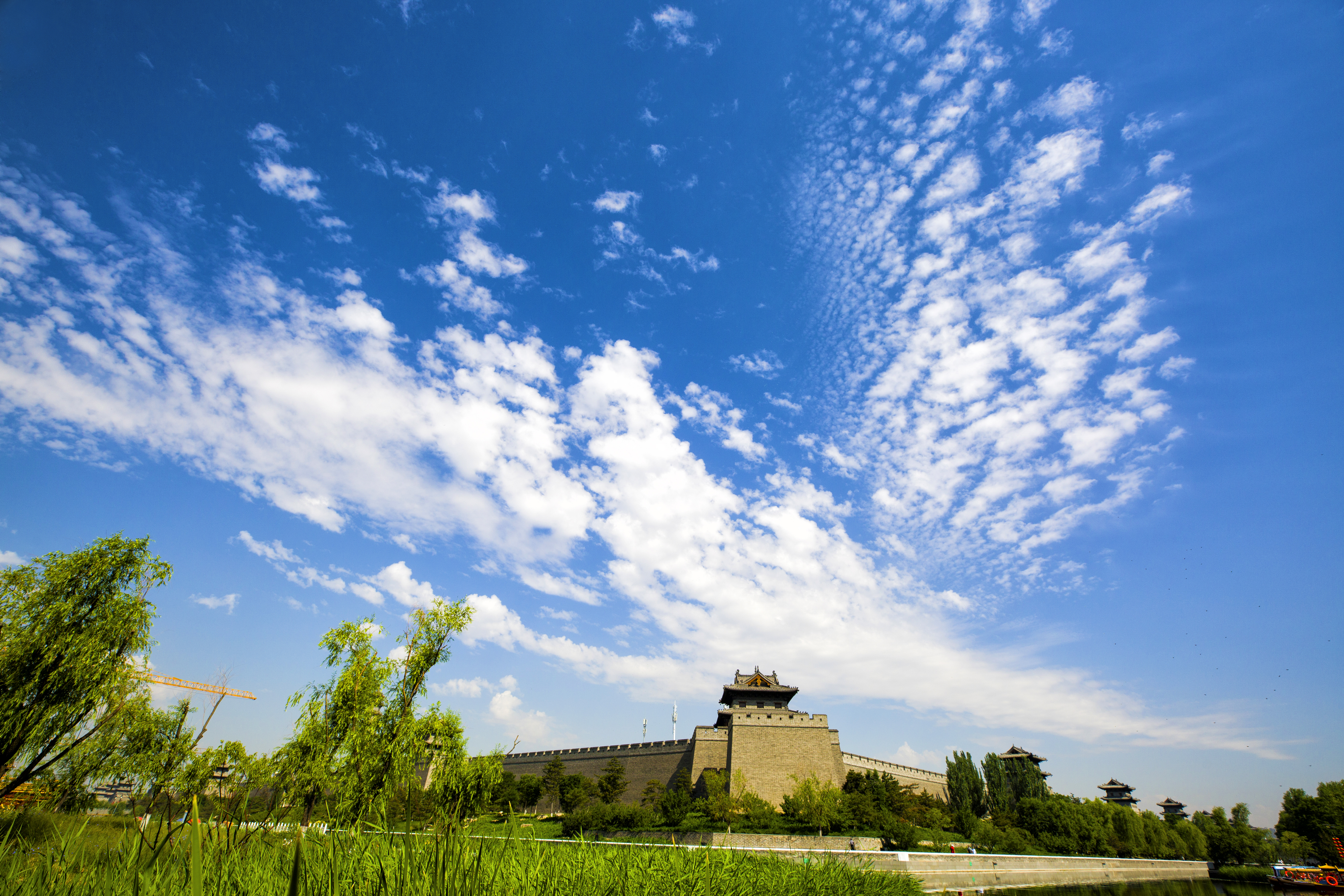 辽,金陪都,境内古迹众多,有中国古都之称;大同之所以称为"凤凰城