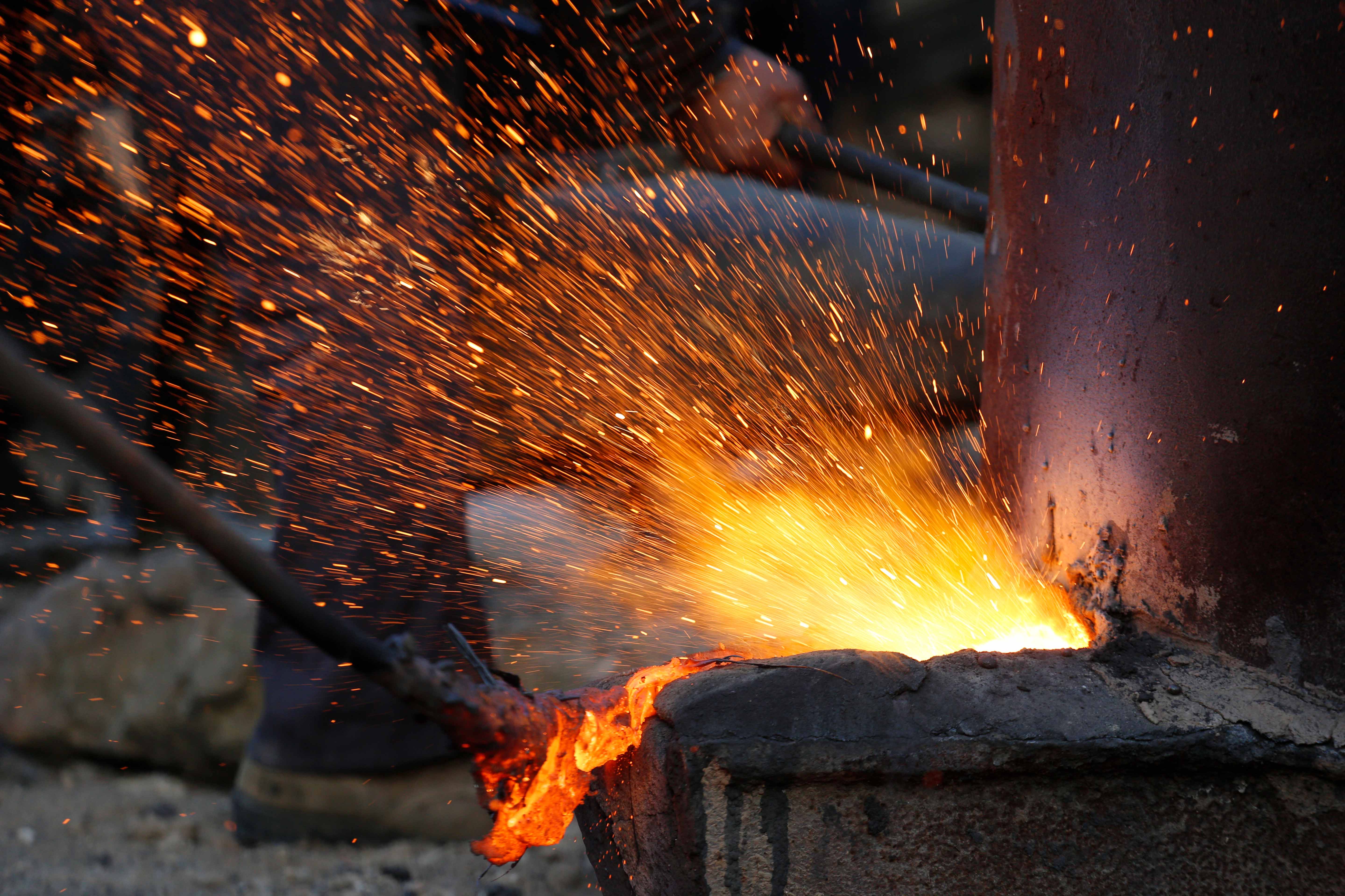 即将消逝的传统手工业铸铧组照